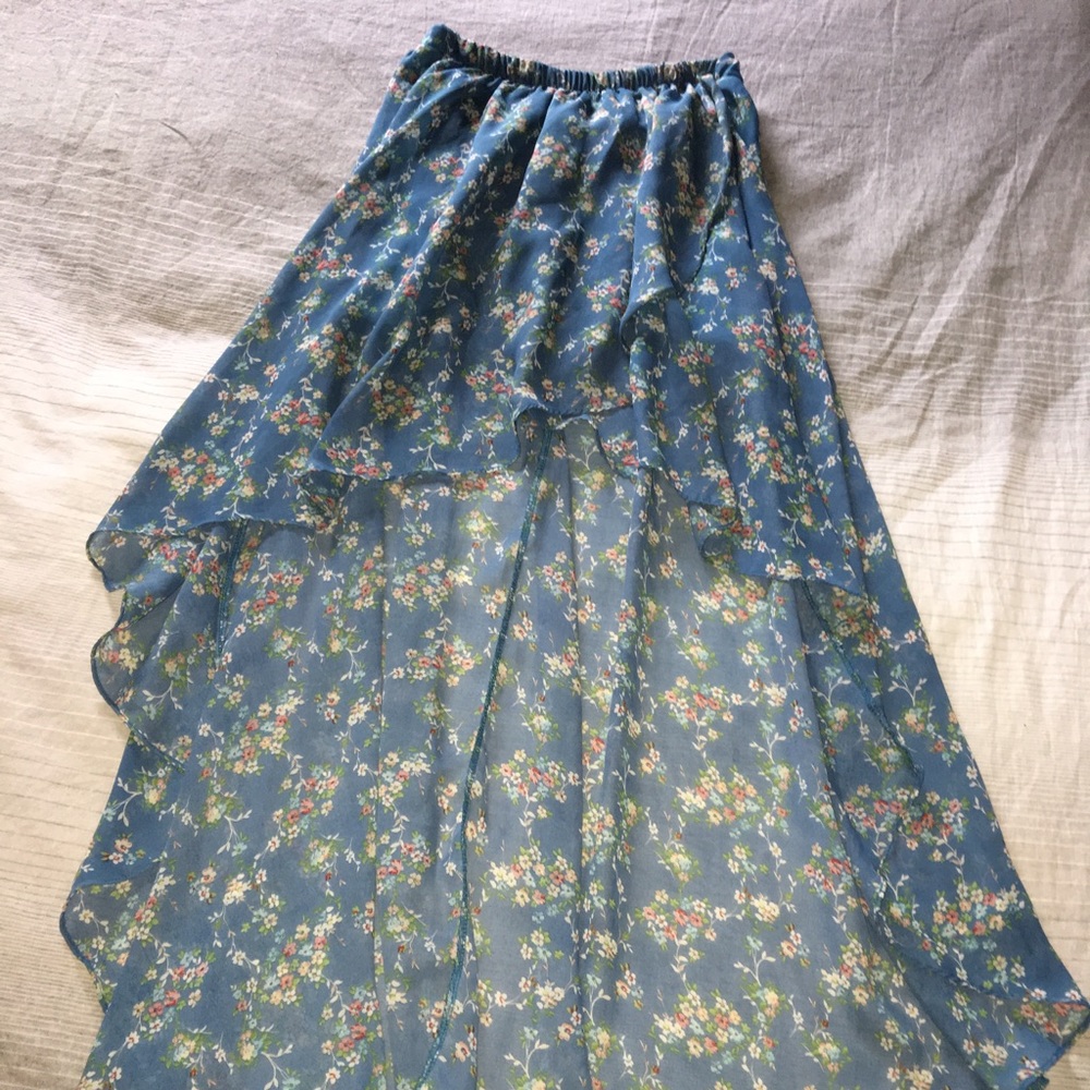 Chic Floral High-Low Skirt - Size: Medium